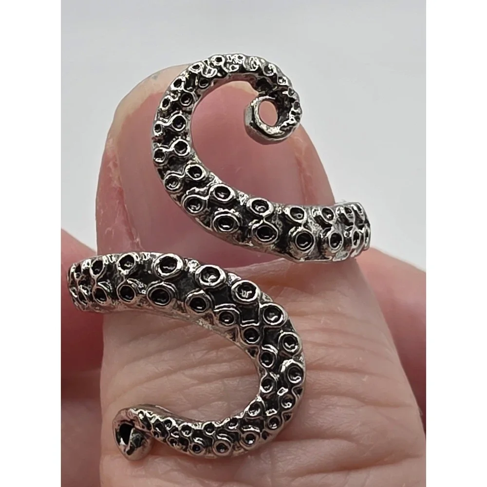 Silvertone Octopus Tentacles Women's Ring OSFA